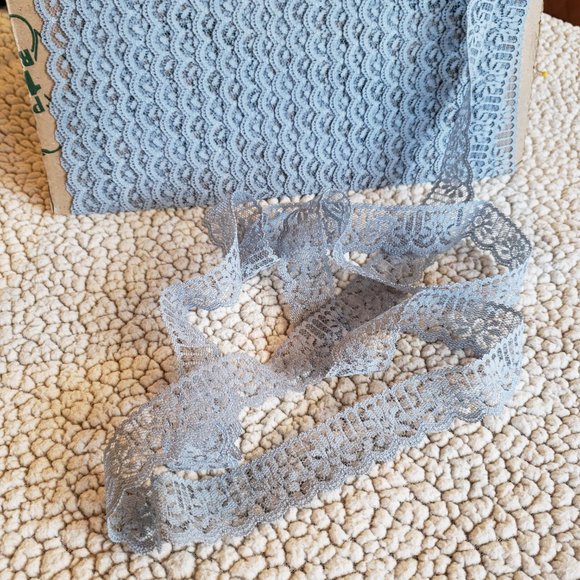 Chantilly Lace Trim - 1" x 5 yards - Cornflower Blue - Picture 7 of 7